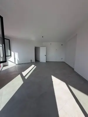 Studio for rent in Rruga e Dibrës, Tirana, 77 m². Photo 2 of 6