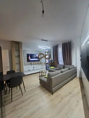 Apartament 2+1 me qera në Liqeni i Thatë, Tiranë, 110 m². Foto 1 nga 5