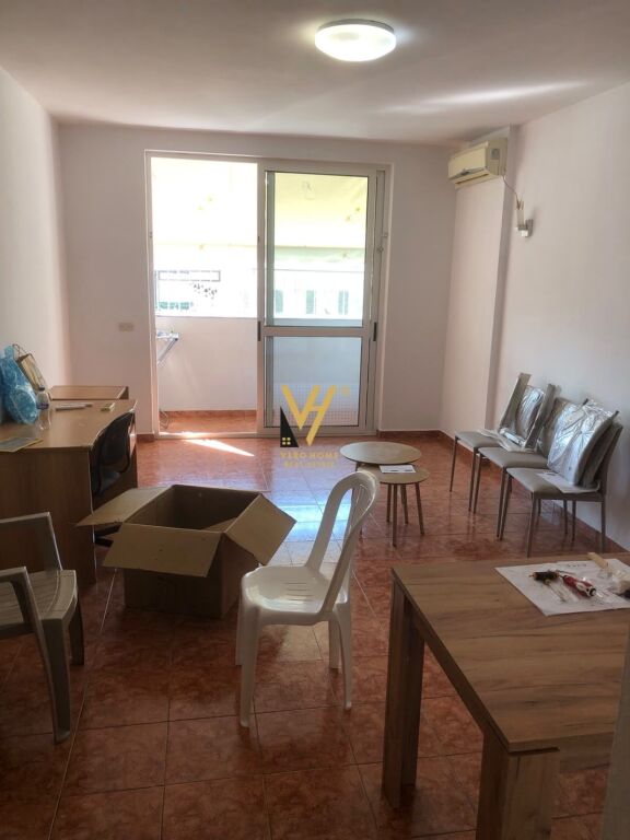 Apartament 2+1 me qera në Rruga Him Kolli, Tiranë, 90 m². Foto 2 nga 3