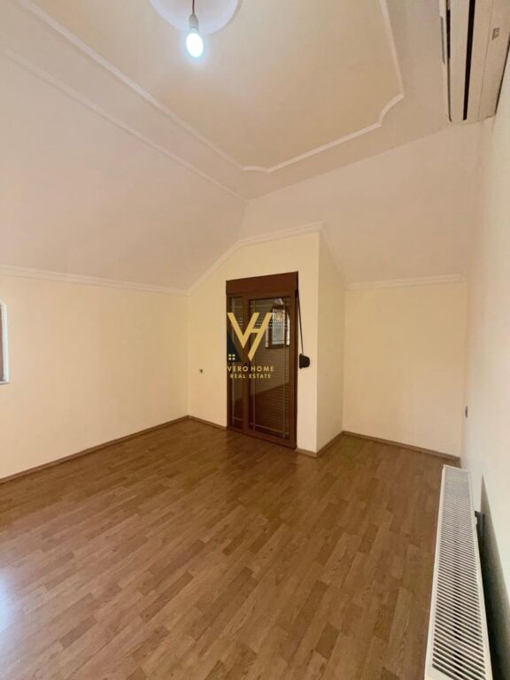 Zyrë me qera në Blloku, Tiranë, 125 m². Foto 2 nga 3