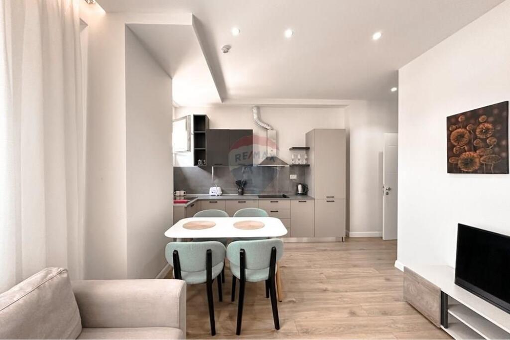 Appartamento in vendita a Porcelan, Tirana, 220 m². Foto 2 di 3