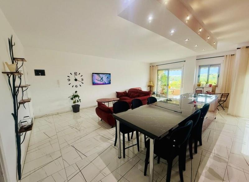 Apartament 2+1 me qera në Liqeni Thatë, Tiranë, 137 m². Foto 9 nga 9