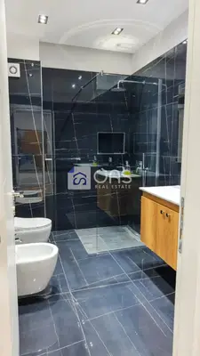 Apartament 2+1 me qera në Komuna e Parisit, Tiranë, 105 m². Foto 5 nga 6
