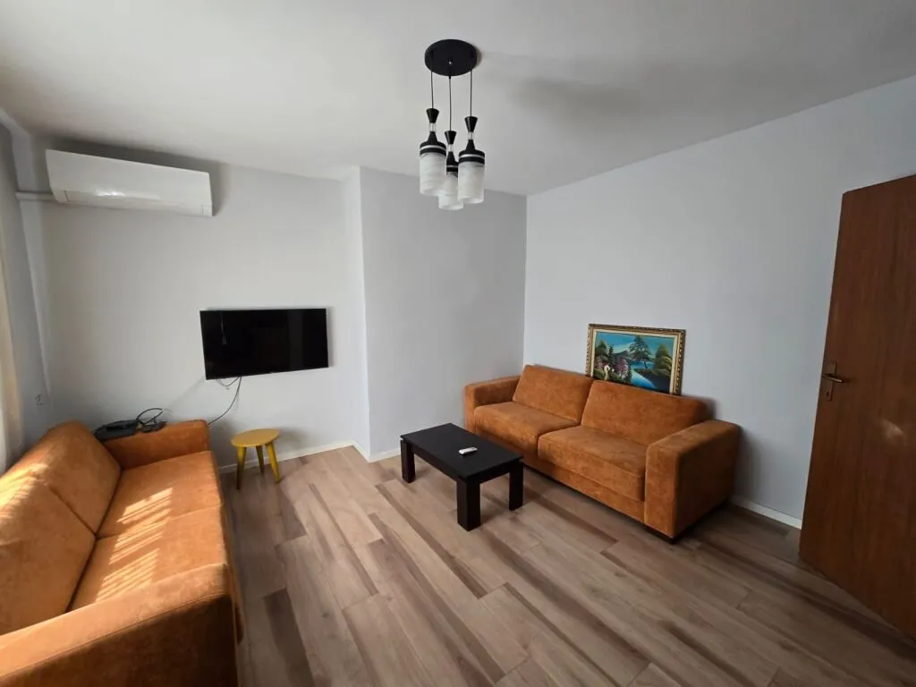 Apartament 1+1 në shitje në Rruga Petro Nini Luarasi, Tiranë, 50 m². Foto 1 nga 6