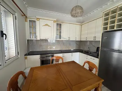 Apartament 2+1 me qera në Rruga Him Kolli, Tiranë, 93 m². Foto 3 nga 10