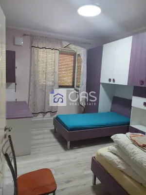 Apartament 2+1 me qera në Ali Dem, Tiranë, 150 m². Foto 2 nga 5
