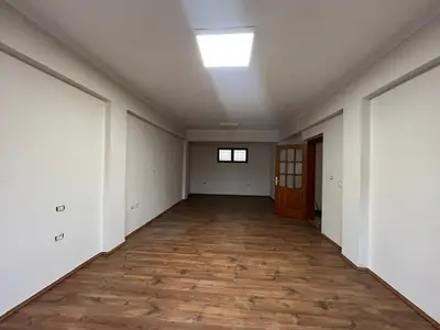 Ufficio in affitto a Pazari i Ri, Tirana, 125 m². Foto 4 di 6