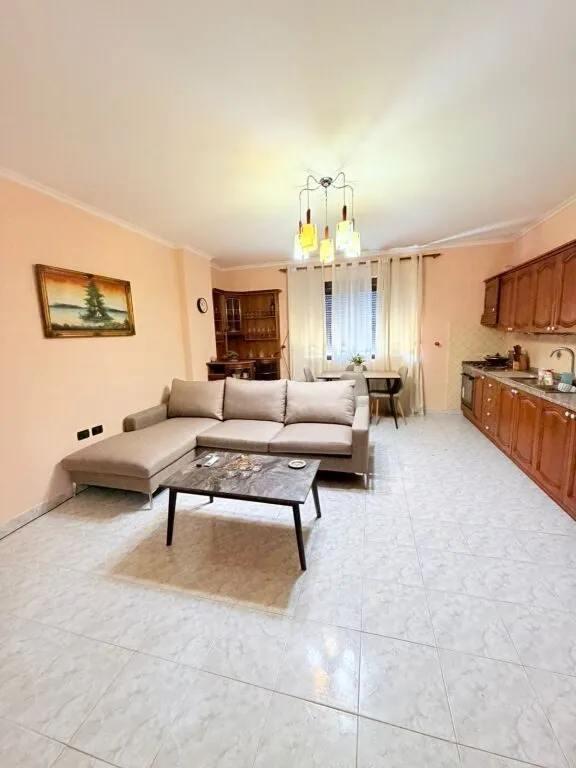 Apartament 2+1 me qera në Rruga Egnatia, Durrës, 111 m². Foto 1 nga 10