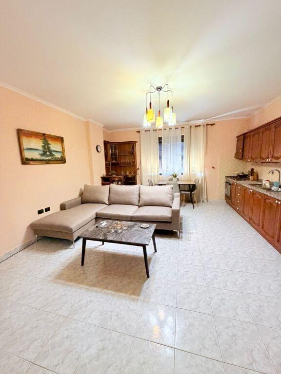 Appartamento 2+1 in affitto a Rruga Egnatia, Durazzo, 111 m²