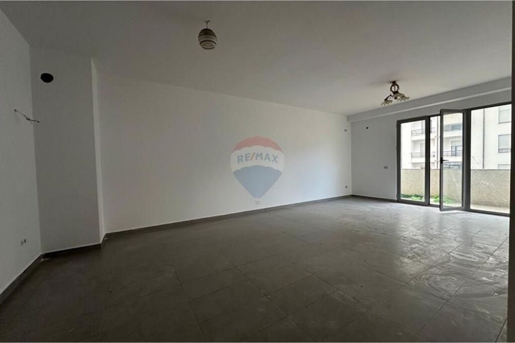 Appartamento in vendita a Kinostudio, Tirana, 104 m². Foto 2 di 3
