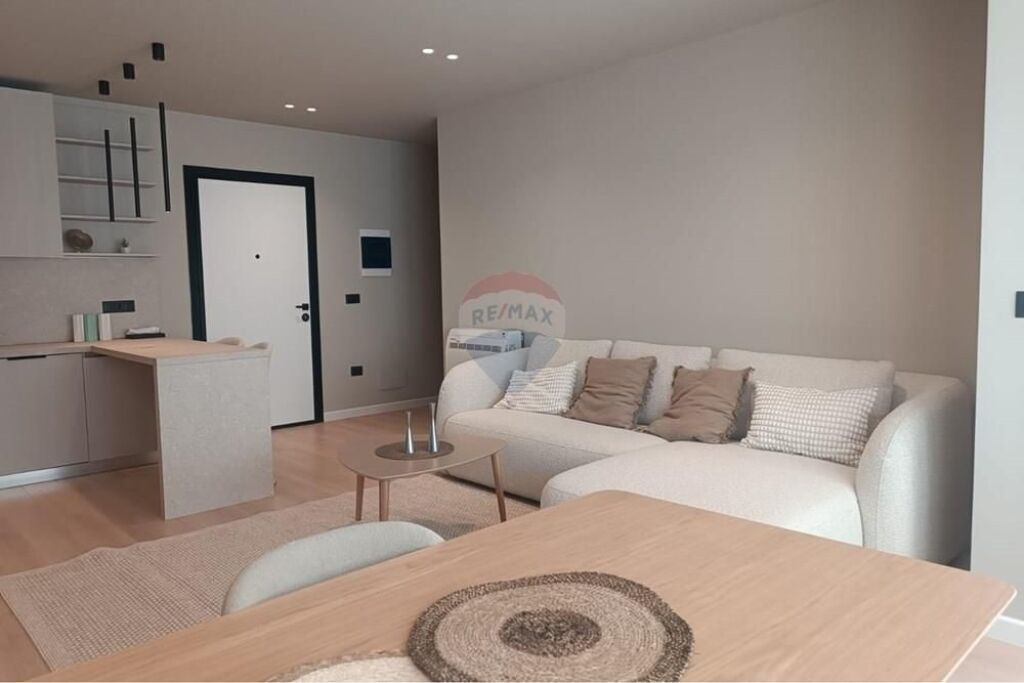 Appartamento in affitto a Rruga Margarita Tutulani, Tirana, 99 m²