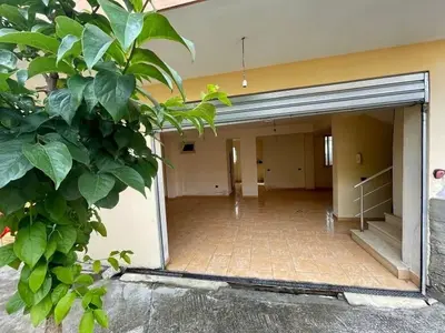 Warehouse for rent in Sauk i Vjetër, Tirana, 100 m². Photo 1 of 3