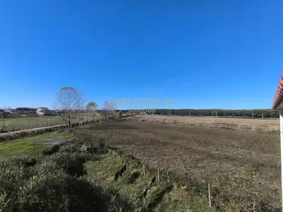 Villa for sale in Sektori Rinia, Durrës, 1,400 m². Photo 2 of 4