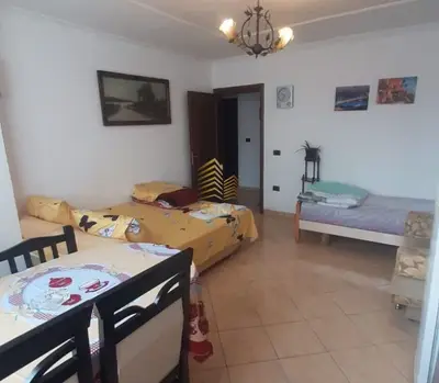 Apartament 1+1 me qera në Rruga Kongresi I Manastirit, Tiranë, 60 m². Foto 4 nga 9