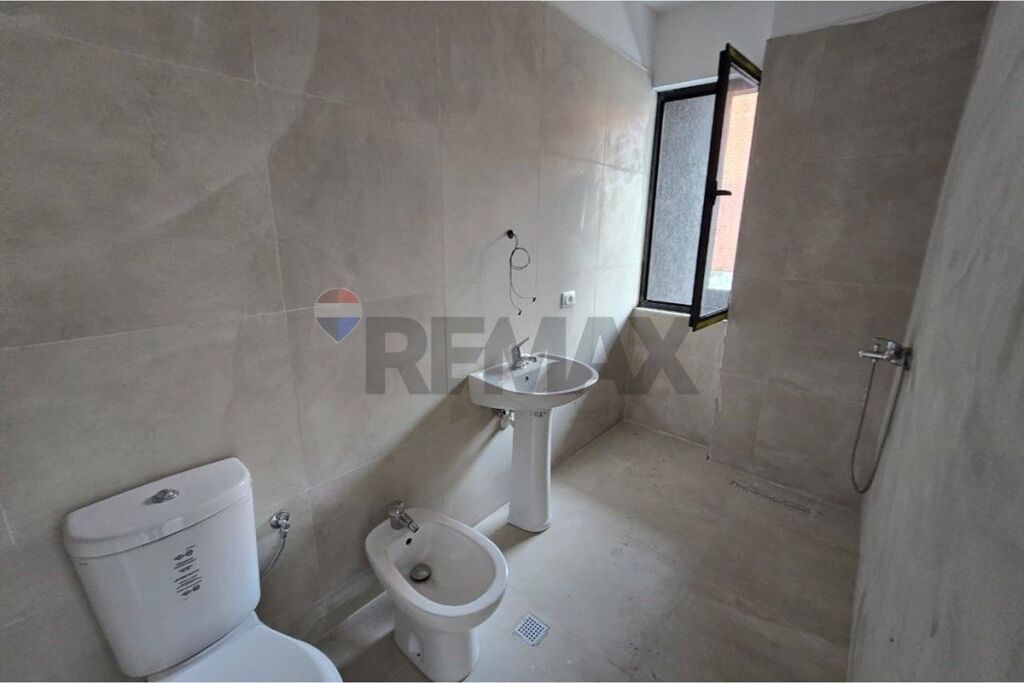 Apartment for sale in Casa Italia, Tirana, 62 m². Photo 3 of 3