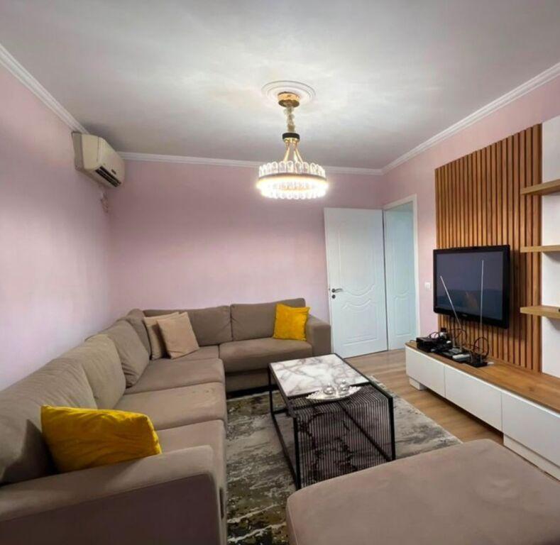 Appartamento 3+1 in affitto a Petro Nini Luarasi, Tirana, 80 m²