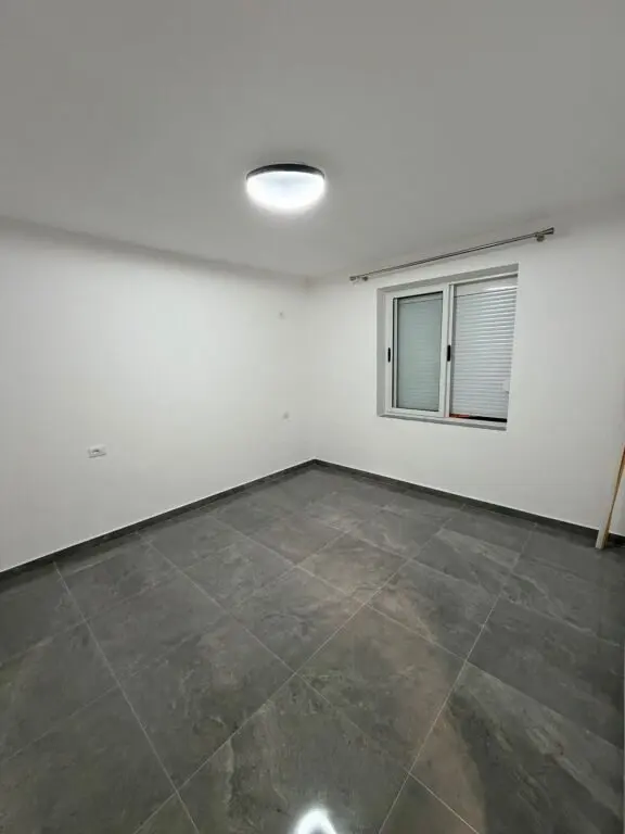 Apartment for rent in Kombinat, Tirana, 70 m²