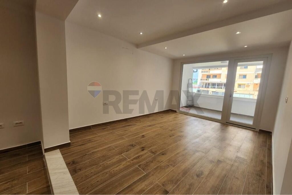 Studio for sale in Stacioni i Trenit, Tirana, 47 m². Photo 1 of 3
