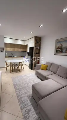 Apartament 1+1 me qera në Pallati me Shigjeta, Tiranë, 65 m². Foto 2 nga 5