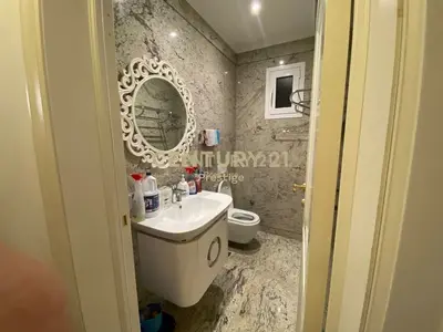 Ufficio in affitto a Rruga Faik Konica, Tirana, 450 m². Foto 5 di 8