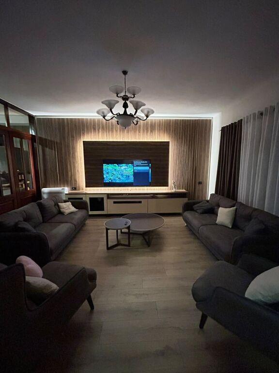 Villa in affitto a Hygeia Hospital, Tirana, 700 m²