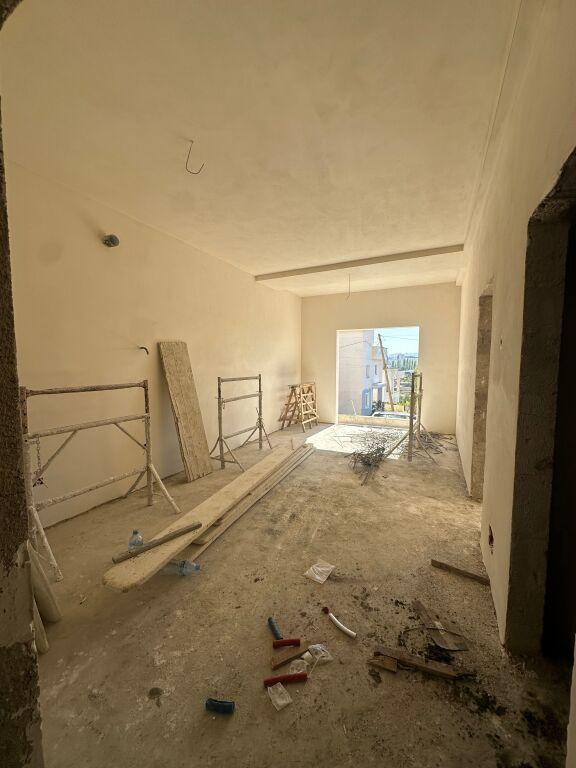 Appartamento 1+1 in vendita a Paskuqan, Kamza, 63 m²