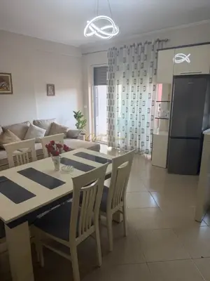 Apartament 1+1 me qera në Rruga e Bogdanëve, Tiranë, 72 m². Foto 2 nga 6