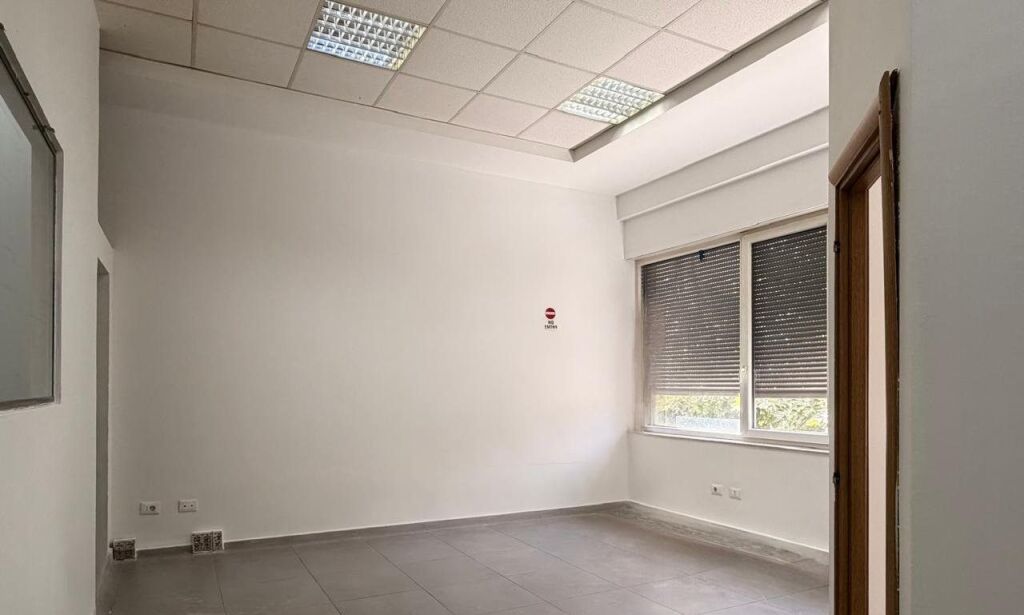 Commercial space for rent in Rruga e Bogdanëve, Tirana, 160 m². Photo 1 of 3