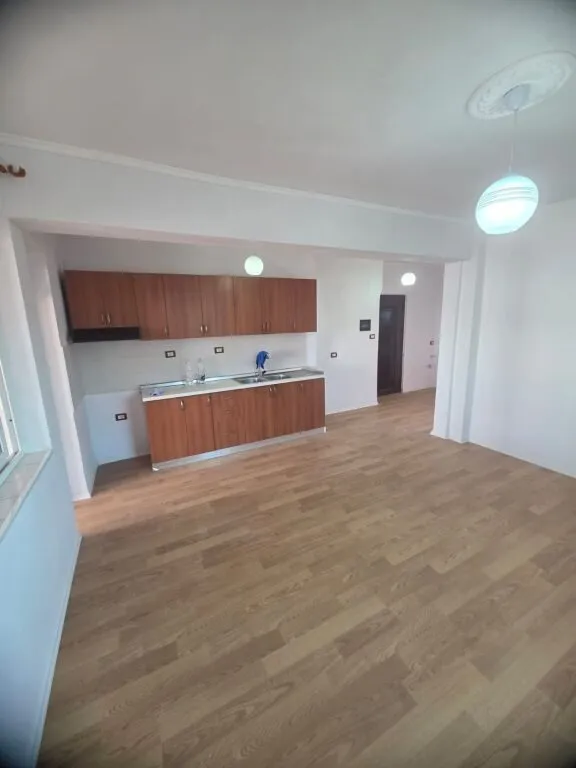 Apartament 2+1 në shitje në Rruga Aleksander Goga, Durrës, 80 m². Foto 1 nga 6