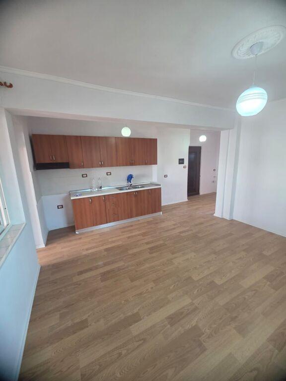 Apartament 2+1 në shitje në Rruga Aleksander Goga, Durrës, 80 m²