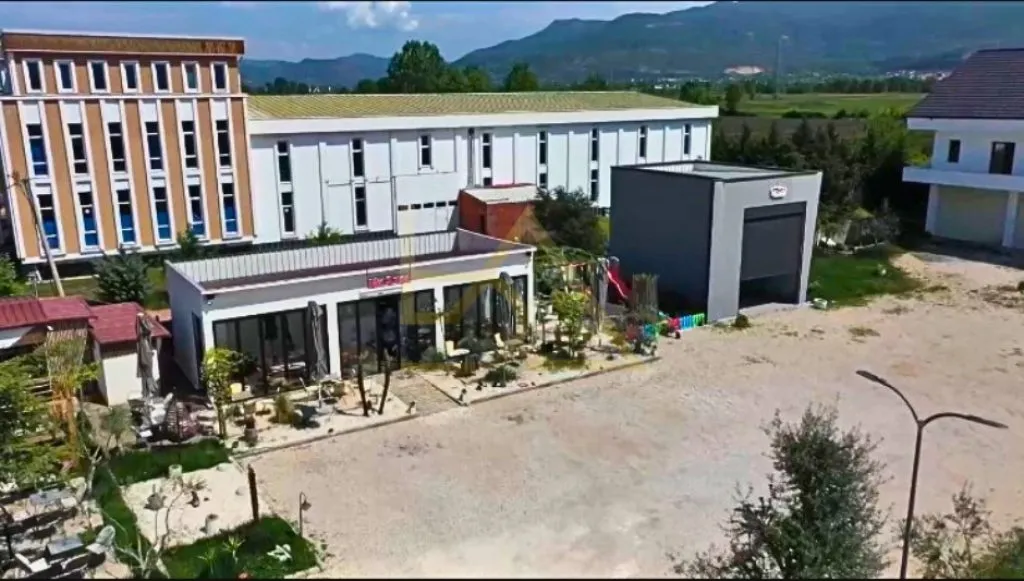 Commercial space for sale in Mamurras, Mamurras, 780 m². Photo 1 of 3