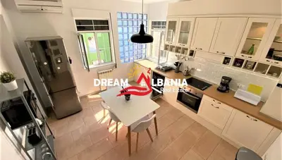 Appartamento 3+1 in affitto a Blloku, Tirana, 270 m². Foto 4 di 11