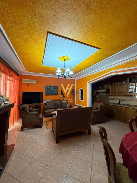 Apartament 3+1 me qera në Myslym Shyri, Tiranë, 110 m². Foto 1 nga 3