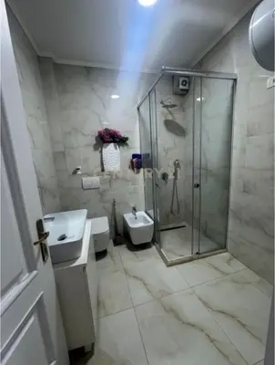 Apartament 2+1 me qera në Rruga Abdi Toptani, Tiranë, 115 m². Foto 6 nga 7