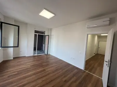Ufficio in affitto a Rruga Jeronim de Rada, Tirana, 135 m². Foto 9 di 10