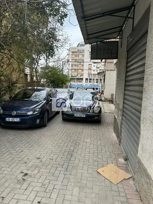 Dyqan me qera në Tregu Elektrik, Tiranë, 100 m². Foto 6 nga 7