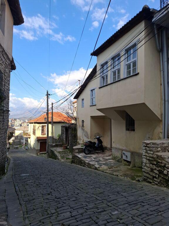 Shtëpi private në shitje në Rruga Varosh, Gjirokastër, 96 m². Foto 3 nga 3
