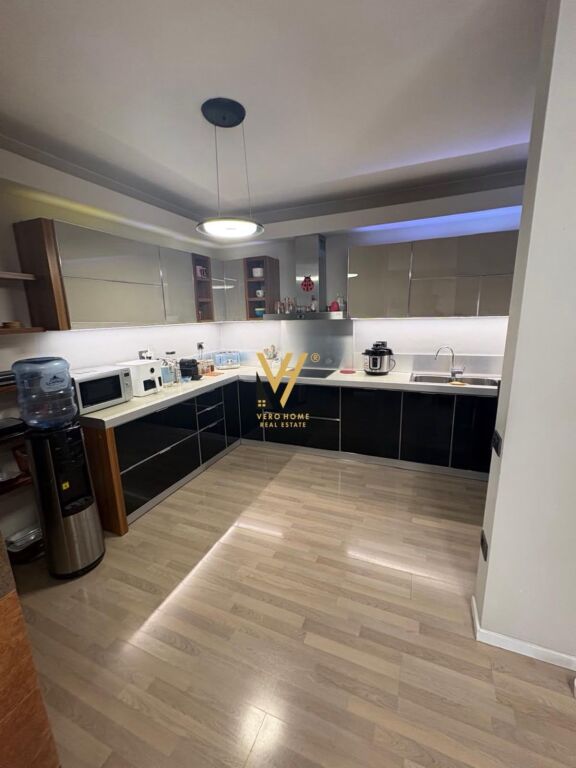 Apartment 3+1 for sale in Komuna e Parisit, Tirana, 157 m². Photo 3 of 3