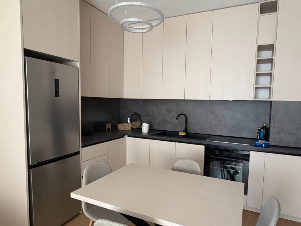 Appartamento 2+1 in affitto a Rruga Mine Peza, Tirana, 95 m². Foto 2 di 3