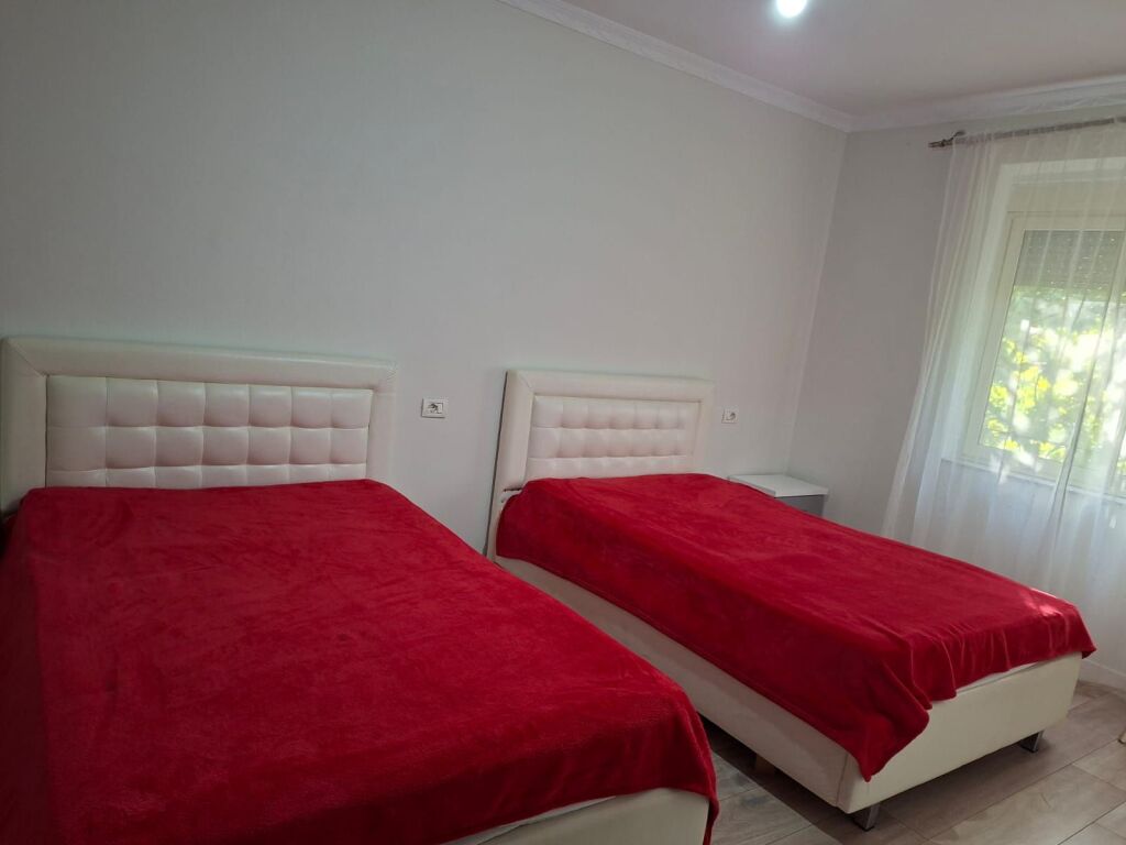 Apartment 2+1 for rent in Rruga e Elbasanit, Tirana, 70 m². Photo 2 of 3