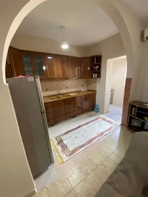 Apartament 2+1 me qera në Rruga e Elbasanit, Tiranë, 80 m². Foto 2 nga 5
