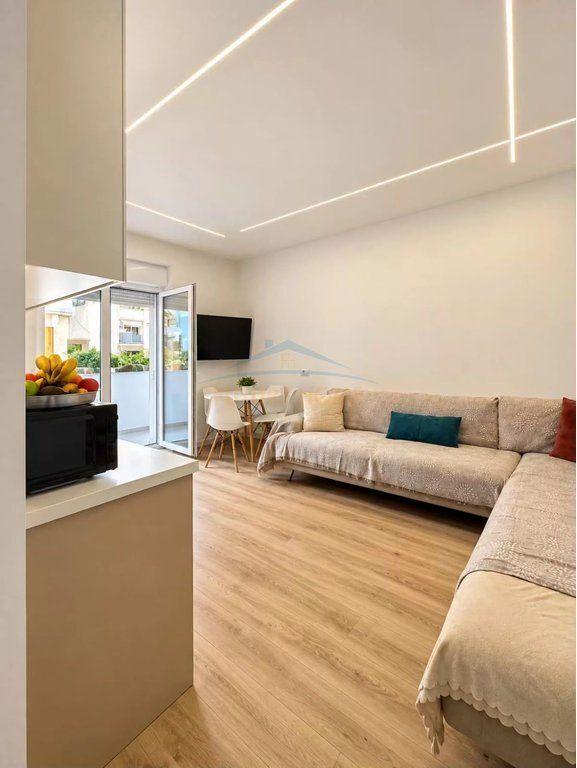 Apartament 2+1 në shitje në Stacioni "Shkolla e Bashkuar", Tiranë, 57 m². Foto 2 nga 9