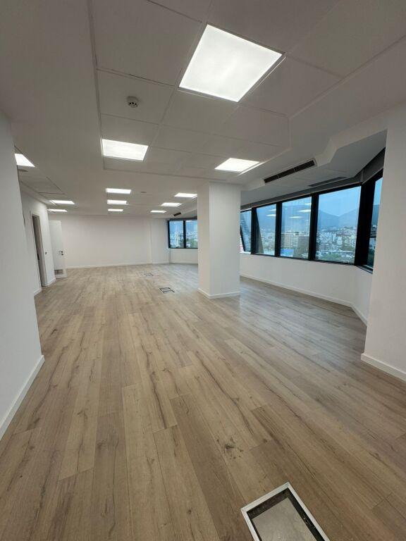 Zyrë me qera në Bulevardi Deshmoret e Kombit, Tiranë, 120 m². Foto 2 nga 4