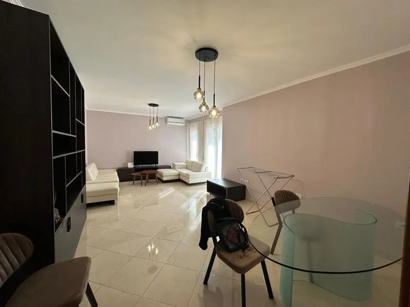 Apartament 2+1 në shitje në Kompleksi Kontakt - Elegant Apartment, Tiranë, 120 m²