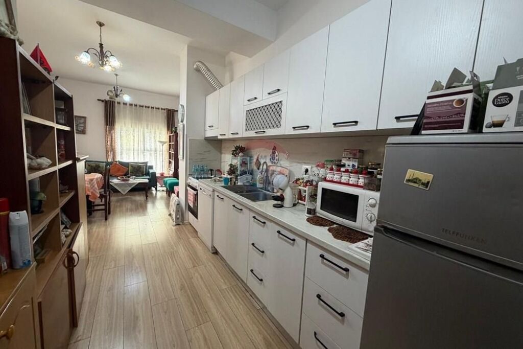 Apartment for sale in Kompleksi Mangalem 21, Tirana, 83 m². Photo 3 of 3