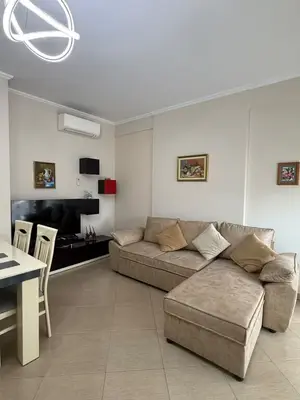 Apartament 1+1 me qera në Rruga e Bogdanëve, Tiranë, 75 m². Foto 4 nga 5