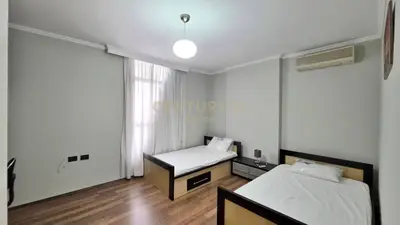Apartament 2+1 me qera në Ish Ekspozita, Tiranë, 120 m². Foto 8 nga 10
