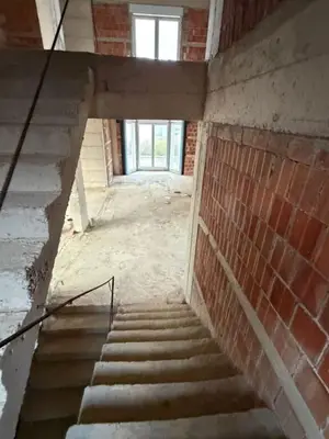 Vilë në shitje në Collina Verde, Tiranë, 1 300 m². Foto 3 nga 8