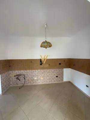 Apartament 2+1 në shitje në Kristal Center, Tiranë, 100 m². Foto 2 nga 4