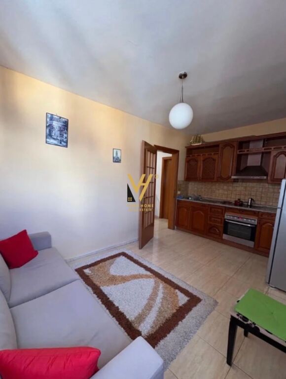 Apartament 1+1 me qera në Rruga e Bogdanëve, Tiranë, 63 m²